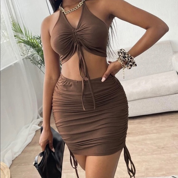 2 Piece - Picture 2 of 2